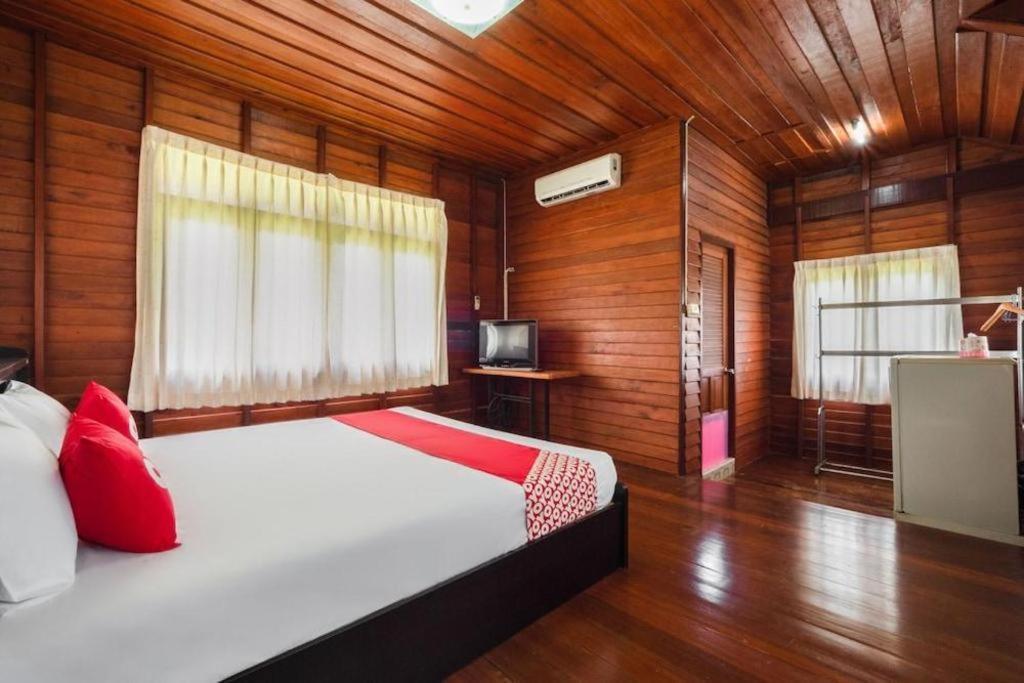 Oyo 1143 Phet Luran Thai Resort Kohchang Koh Chang Exterior foto